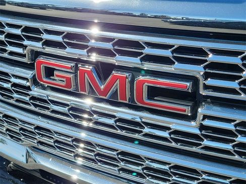 Used 2022 GMC Canyon Denali w/ Denali Black Edition Package image 29