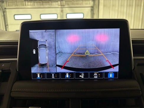 Used 2021 GMC Yukon SLT w/ SLT Premium Package image 39