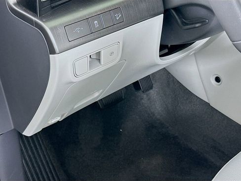 Certified 2025 Hyundai Kona SEL image 10