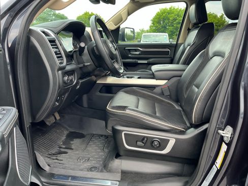 Used 2019 RAM 1500 Laramie AWD/4WD image 10