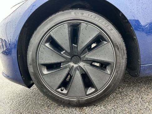 Used 2024 Tesla Model 3 Standard Range image 12