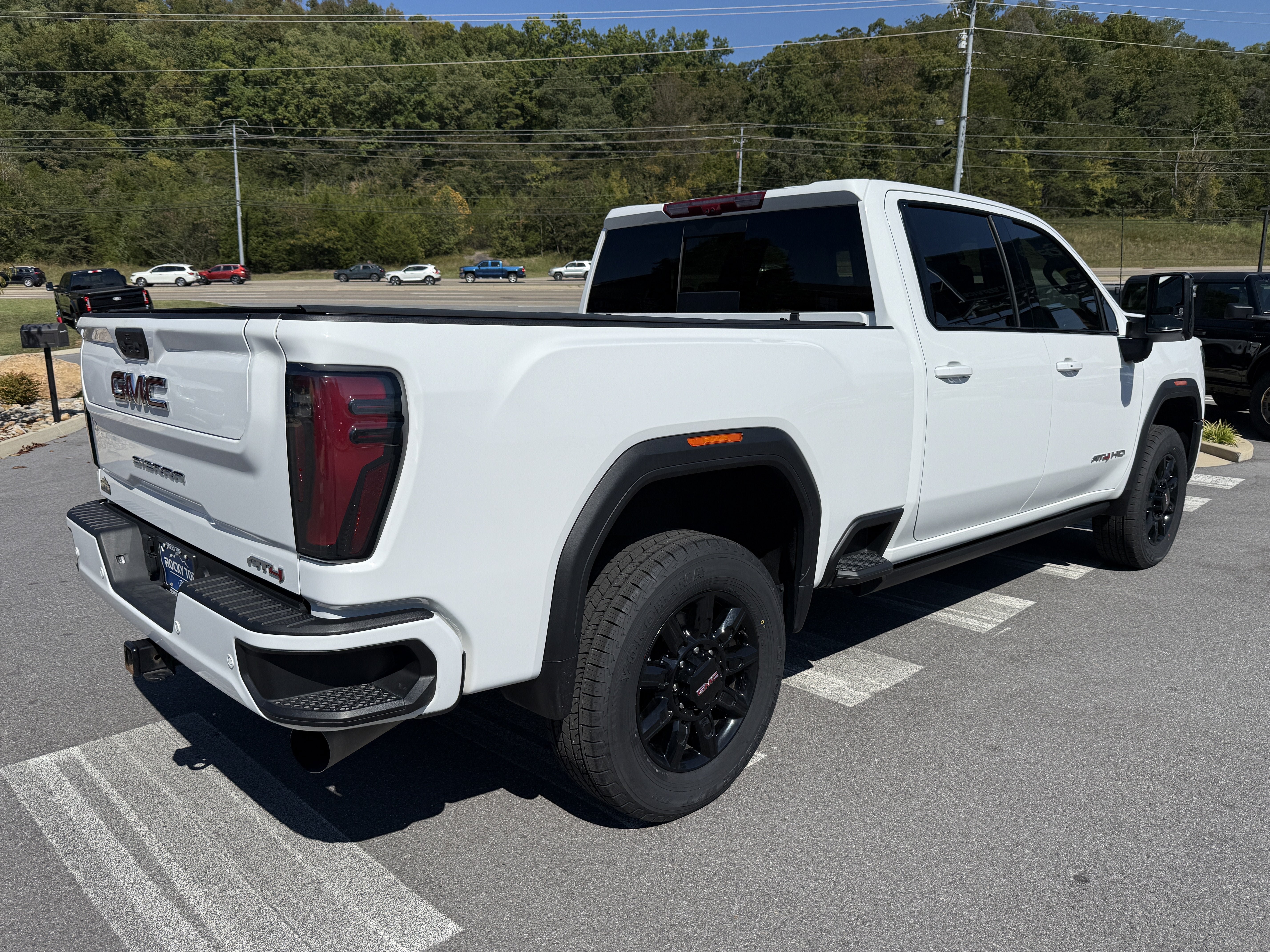 Used 2025 GMC Sierra 2500 AT4 w/ AT4 Premium Plus Package AWD/4WD image 5