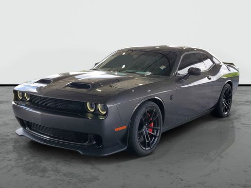 Used 2023 Dodge Challenger SRT Hellcat w/ Driver Convenience Group RWD image 4