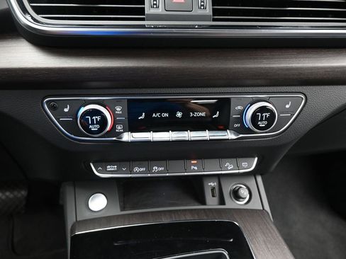 Used 2023 Audi Q5 2.0T Premium w/ Convenience Package image 15