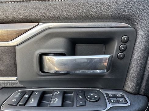 Used 2024 RAM 2500 Laramie w/ Towing Technology Group image 30