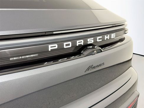 Certified 2026 Porsche Macan 4 Electric RWD image 17
