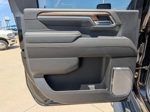 New 2026 Chevrolet Silverado 2500 High Country w/ High Country Premium Package AWD/4WD image 8