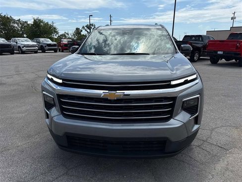 New 2025 Chevrolet Traverse LT w/ Enhanced Driving Package image 8