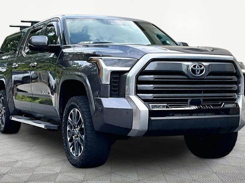 Used 2022 Toyota Tundra Limited w/ Power Package AWD/4WD image 3