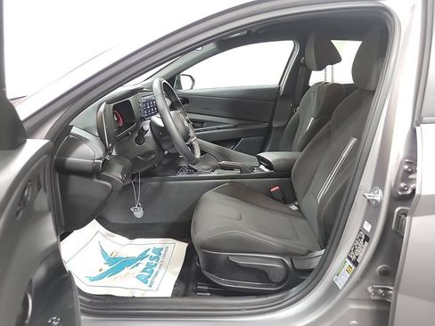 Used 2025 Hyundai Elantra Sport FWD image 8