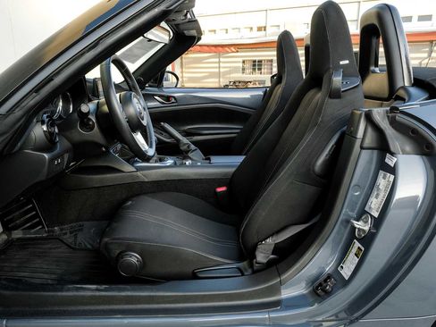 Used 2020 MAZDA MX-5 Miata Club image 4