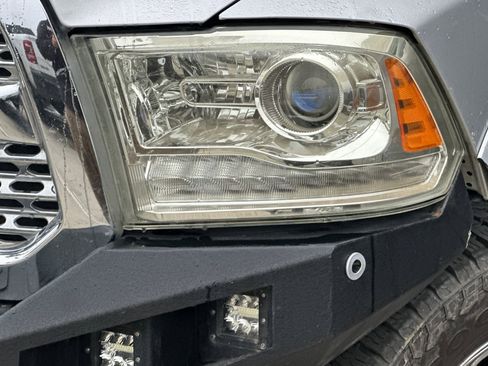 Used 2017 RAM 1500 Laramie w/ Convenience Group image 10