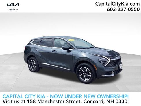 Certified 2025 Kia Sportage LX AWD/4WD image 1