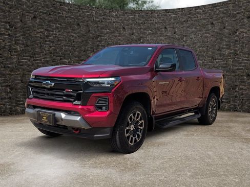 Used 2024 Chevrolet Colorado Z71 w/ Z71 Convenience Package 2 AWD/4WD image 6
