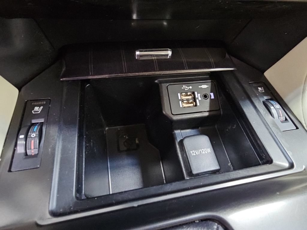 Used 2023 Lexus GX 460 Premium w/ Accessory Package AWD/4WD image 20