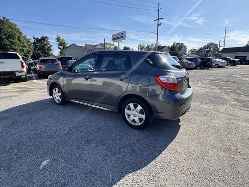 Used 2009 Toyota Matrix Base 4dr Wagon 4A image 25