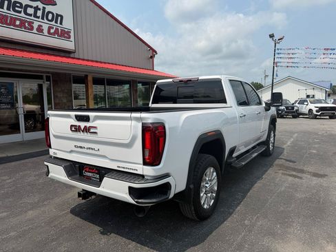 Used 2023 GMC Sierra 2500 Denali w/ Technology Package AWD/4WD image 4