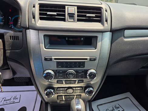 Used 2012 Ford Fusion SE FWD image 12