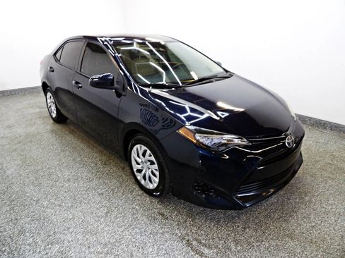 Used 2017 Toyota Corolla LE FWD image 3