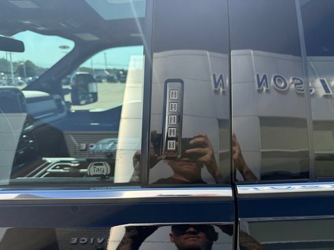 Used 2024 Ford F250 Platinum AWD/4WD image 13
