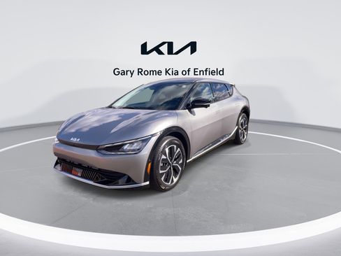 Certified 2022 Kia EV6 Wind w/ Wind Technology Package image 4