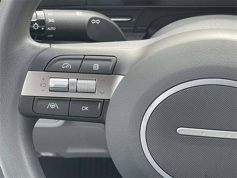 Certified 2025 Hyundai Kona SE image 15
