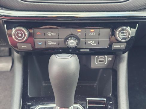 New 2026 Jeep Compass Latitude AWD/4WD image 27