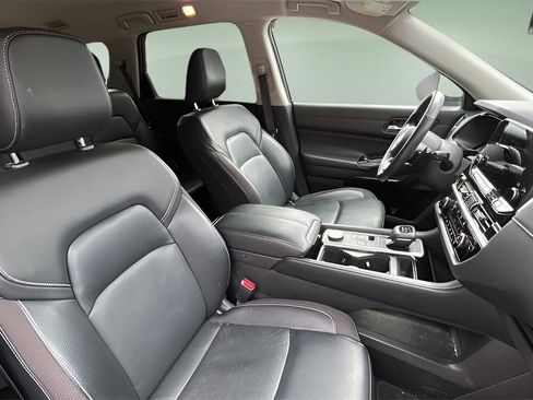 Used 2022 Nissan Pathfinder SL AWD/4WD image 15