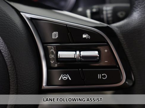 Used 2023 Kia Forte LXS w/ LXS Technology Package image 3