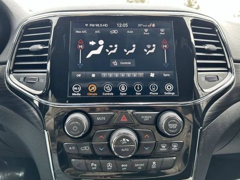 Used 2022 Jeep Grand Cherokee Laredo X AWD/4WD image 19