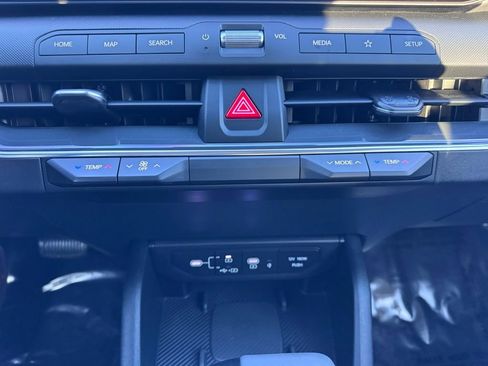 Used 2025 Kia K4 EX image 12