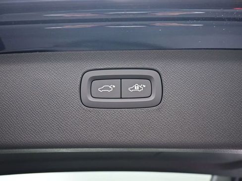 New 2026 Volvo XC90 B6 Ultra w/ Protection Package image 32