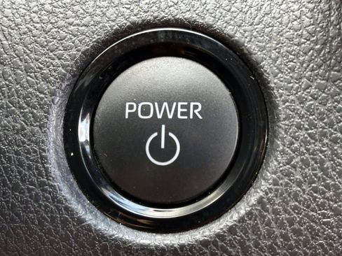 Used 2025 Toyota Camry XLE FWD image 28
