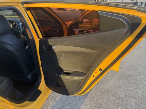 Used 2016 Hyundai Veloster w/ Option Group 02 image 16