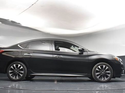 Used 2019 Nissan Sentra SR Turbo w/ Premium Package (SR Turbo) image 40