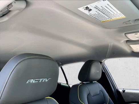 Used 2024 Chevrolet Trax ACTIV FWD image 16