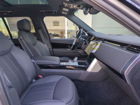 New 2026 Land Rover Range Rover SE image 30