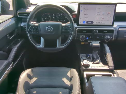 Used 2025 Toyota 4Runner TRD Off-Road Premium AWD/4WD image 14