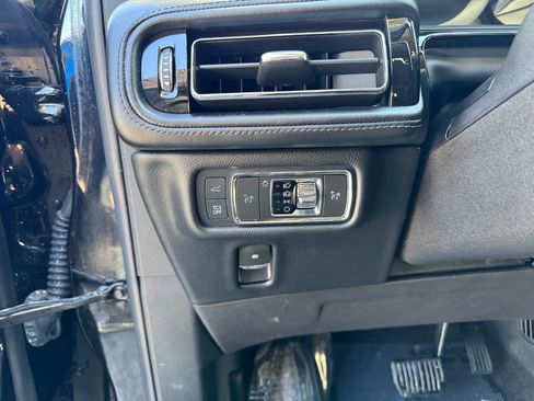 Used 2021 Lincoln Nautilus Reserve w/ Equipment Group 201A image 14