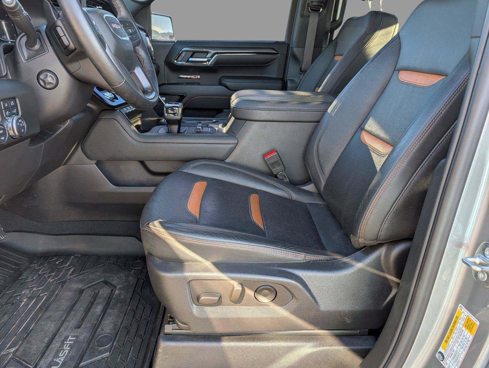 Used 2025 GMC Sierra 1500 AT4 w/ AT4 Premium Package AWD/4WD image 3