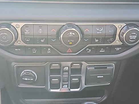 New 2026 Jeep Wrangler Unlimited Sahara AWD/4WD image 33