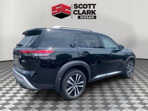 Used 2025 Nissan Pathfinder Platinum FWD image 6