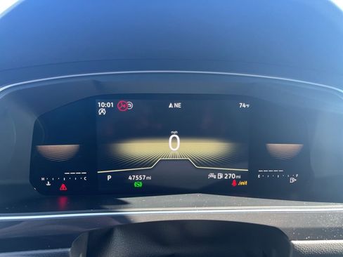 Used 2022 Volkswagen Tiguan SE R-Line image 18