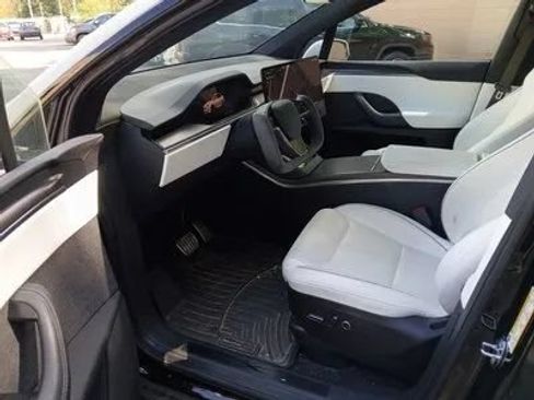 Used 2022 Tesla Model X Plaid AWD/4WD image 4