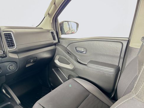 Used 2022 Nissan Frontier SV image 26