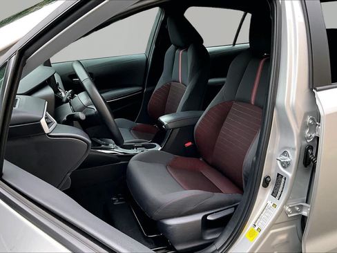 Used 2025 Toyota Corolla SE FWD image 8