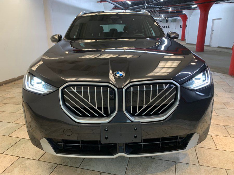 Used 2025 BMW X3 xDrive30i w/ Premium Package AWD/4WD image 3