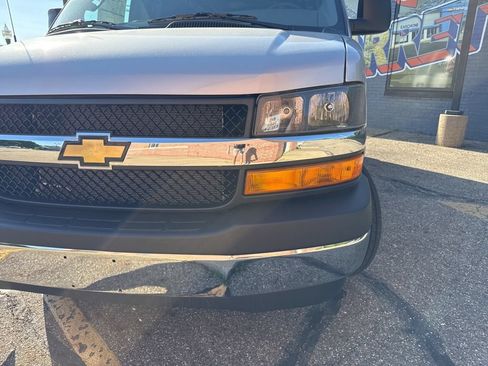 New 2025 Chevrolet Express 2500 w/ Enhanced Convenience Package RWD image 3