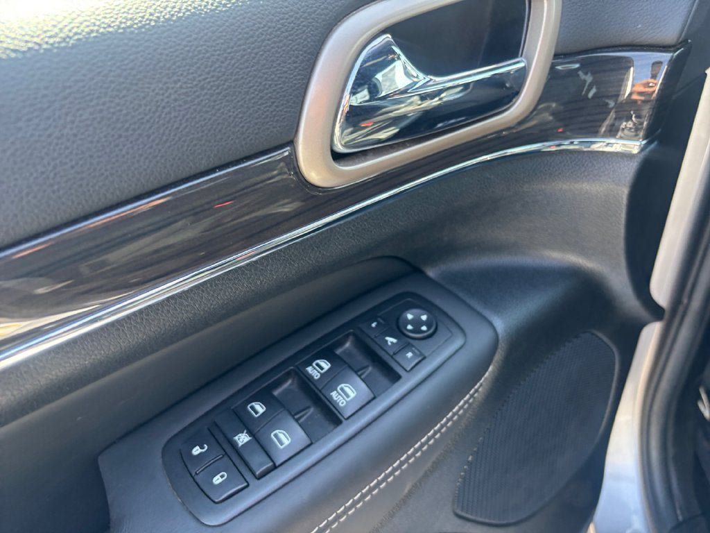 Used 2014 Jeep Grand Cherokee Overland w/ Advanced Technology Group RWD image 11