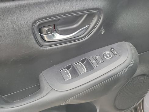 Used 2025 Honda HR-V EX-L image 15
